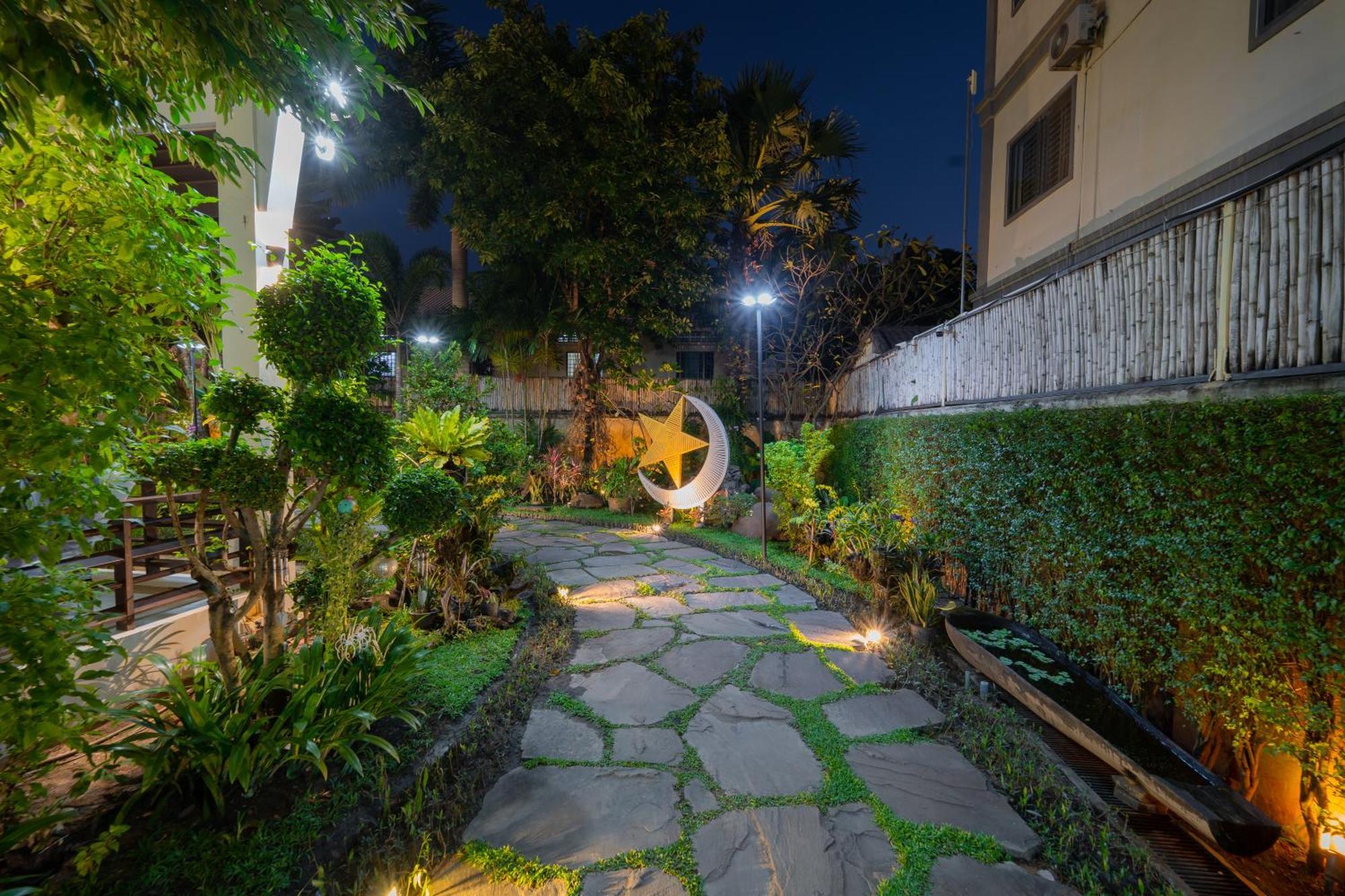 The Night Hotel Ciudad de Siem Riep Exterior foto